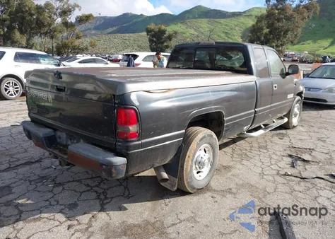 2000 Dodge Ram 2500 St z USA, uszkodzony, nr VIN 1B7KC2368YJ113292